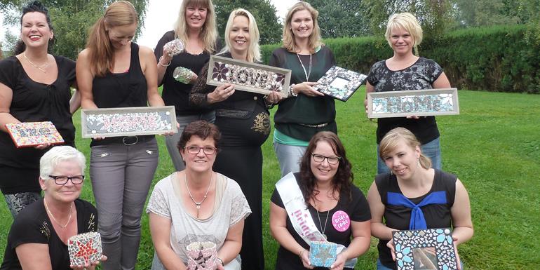 Babyshower bij duusk drenthe vlak bij emmen waar iedereen een eigen werkstuk maakt.